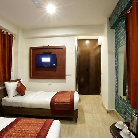 Hotel Airport Star Yeni Delhi Dış mekan fotoğraf